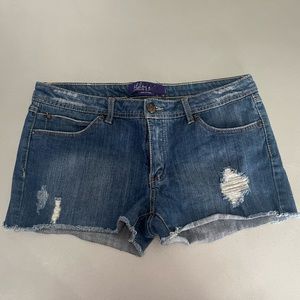 Miley Cyrus MAX Azria denim shorts 17 juniors distressed